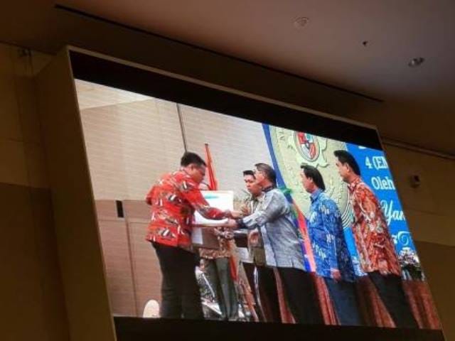 Penyerahan Sertifikat Akreditasi